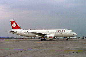 HB-IJP auf dem EAP-Apron